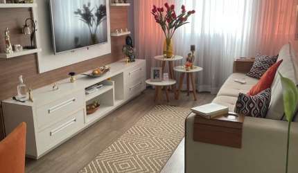 Apartamento todo reformado,sala ,2 quartos,área ,banheiro social e 1 vaga na escritura