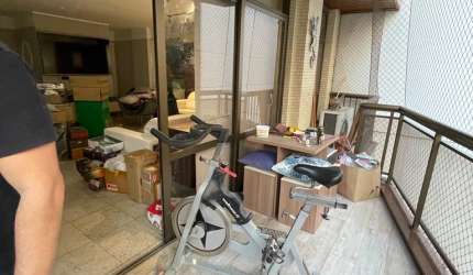 Apartamento localizado em rua nobre do Ingá.Varandas ,5 quartos sendo 2 suítes e 2 vagas.