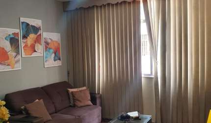 Apartamento no Ingá , próximo à rua Paulo Ales: reformado,2 quartos com vaga.Condomínio acessível.