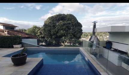 Casa com piscina .sauna,churrasqueira,3 quartos com 1 suíte e 2 vagas.