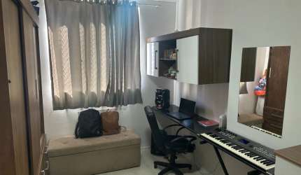 Apartamento reformado,varanda,sala,2 quartos  e 1 vaga