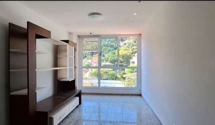 Apartamento localizado em Charitas,2 quartos com suíte e 1 vaga