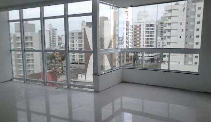 Lindo Apartamento 03 suítes, 130 m²,  Prédio com Piscina, no Centro de Chapecó - Venda