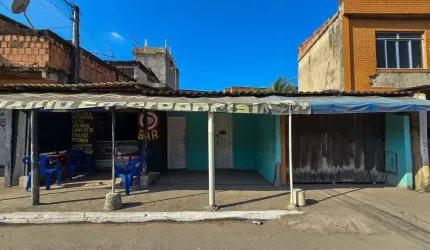 Casa Independente e frente de rua com uma loja na frente em Itaupu - Belford Roxo