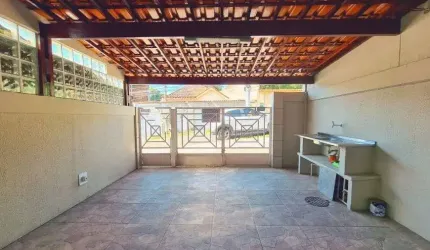 Casa Independente e Frente de Rua em Nova Iguaçu - Bairro Rancho Novo
