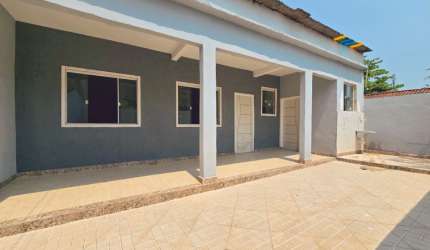 Linda casa linear com quintal em nova Iguaçu
