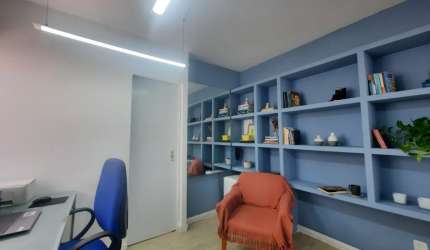 Sala empresarial na Ernesto de Paula com 37 metros