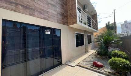 Casa para Venda em Itajaí, DOM BOSCO, 4 dormitórios, 2 suítes, 5 banheiros, 2 vagas