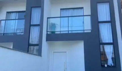 Sobrado para Venda em Balneário Piçarras, Itacolomi, 2 dormitórios, 2 suítes, 3 banheiros, 2 vagas