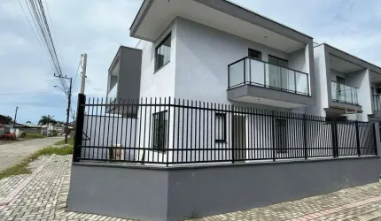 Casa para Venda em Balneário Piçarras, Itacolomi, 3 dormitórios, 2 suítes, 3 banheiros, 3 vagas