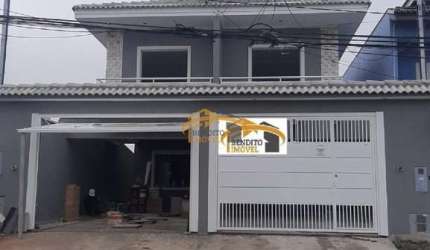 Sobrado novo para venda, Vila Osasco, com 3 suítes, quintal com churrasqueira.