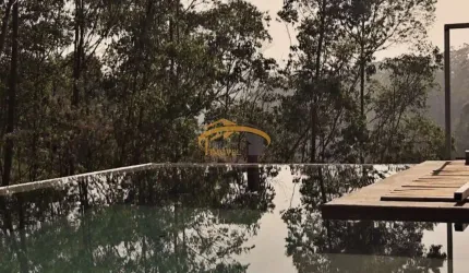 Sobrado em condomínio fechado, Cajamar, com 4 dormitórios, sendo 3 suítes, piscina e 3 vagas de garagem.