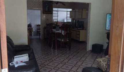 Casa de esquina para venda, Centro de Osasco, com 2 salões comerciais, 3 dormitórios, quintal e 3 vagas de garagens.