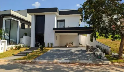 Sobrado para venda, Santana de Parnaíba, com 3 suítes, área gourmet com churrasqueira e piscina, 3 vagas de garagem cobertas, segurança 24h.