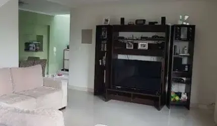 Sobrado Pestana, Osasco, 4 dorm., sendo 3 suítes, quintal com churrasqueira, 3 vagas de garagem.