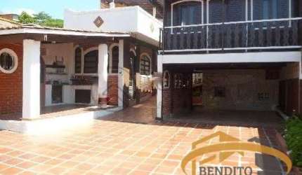 Casa no Bela Vista, Osasco, 3 dorm., piscina, churrasqueira, 5 vagas de garagem.