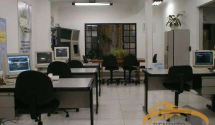 Prédio locado em Presidente Altino, próximo as marginais. Excelente para renda