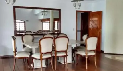 Sobrado com 4 dormitórios, sendo 1 suíte, piscina, churrasqueira, City Bussocaba.