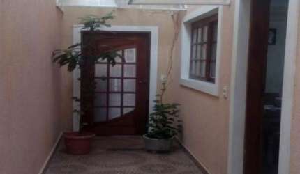 SOBRADO COM 3 DORM, 1 SUITE MASTER COM HIDRO E 4 VAGAS.