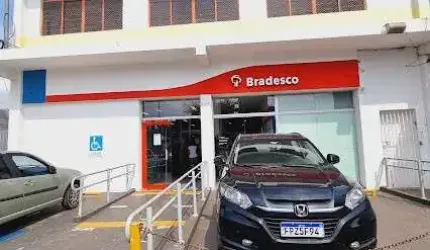 Salão comercial para locação Jd. Santo Antonio, João de Andrade