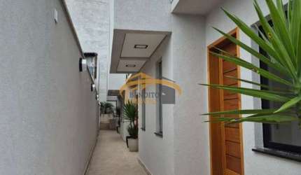 Sobrado em Condomínio à Venda em Quitaúna, Osasco-SP: 2 quartos, 2 suítes, 1 sala, 1 banheiro, 2 vagas, 70m².