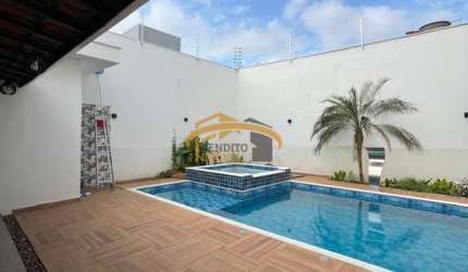 Casa Térrea a venda , Presidente Altino, com 3 suítes, 2 vagas de garagem, quintal com piscina e área gourmet.