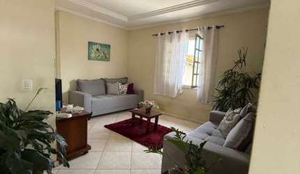 “Casa Duplex com Potencial para Duas Residências' Oportunidade imperdível!