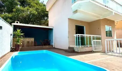 CASA DUPLEX MOBILIADA NO BOSQUE DO PERÓ – INDEPENDENTE E COMPLETA!