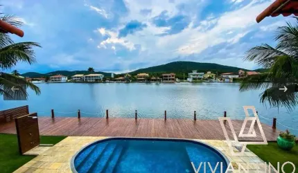 Casa com 2 suítes - Conforto à Beira do Canal em Peró