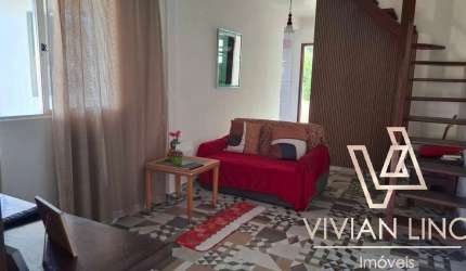 EXCELENTE CASA DUPLEX EM CONDOMÍNIO FECHADO.