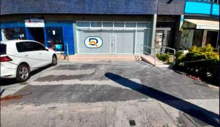 Salão no bairro Tucuruvi com 650 m² 15 vagas de garagem e 3 banheiros.