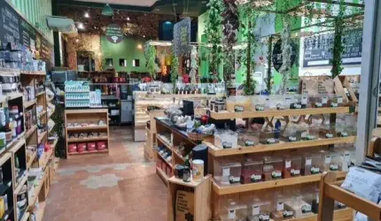 Salão comercial com 280 m² com 4 salas, 3 banheiros na Av Alfredo Pujol