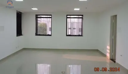 Sala em Santana, na Rua Ezequiel Freire - a apenas 400 metros do Metro