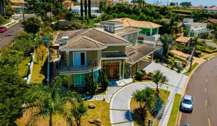 Casa com 4 Suites  Alto Padrão