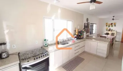 Casa com 3 dormitórios à venda, 230 m² por R$ 660.000,00 - São Carlos - Pouso Alegre/MG