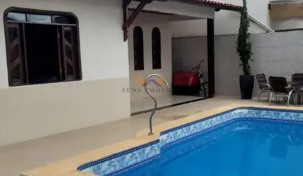 Casa à Venda - Lagoa das Flores