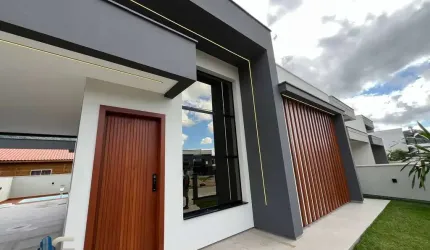 Casa Térrea Moderna e Inteligente – 3 Quartos com Suíte e Piscina