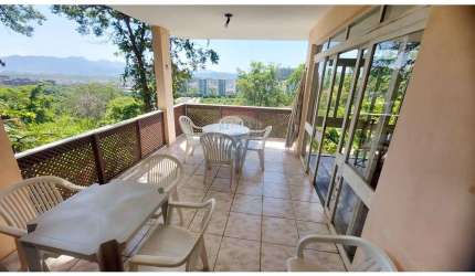 Vendo casa com 06 quartos, sendo 2 suítes - Itanhangá- Jacarepaguá