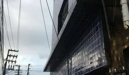 Prédio/Ponto Comercial 300m2, 05 Casas + 02 Lojas, Troco em Carro ou Imóvel Até 150mil