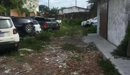 Alugamos 14 Box 30m2 Cada a 80m da Estrada dos Remédios em Afogados