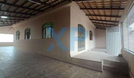 CASA RESIDENCIAL A VENDA NO BAIRRO TIETÊ EM DIVINÓPOLIS-MG
