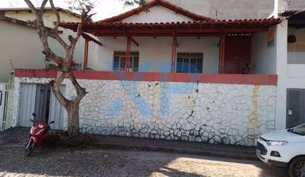CASA RESIDENCIAL A VENDA NO BAIRRO SANTA CLARA EM DIVINÓPOLIS-MG
