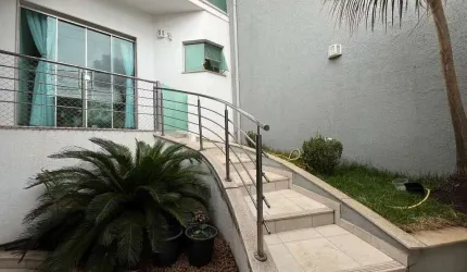 CASA ALTO PADRAO NOA BAIRRO MANOEL VALINHAS EM DIVINOPOLIS MG