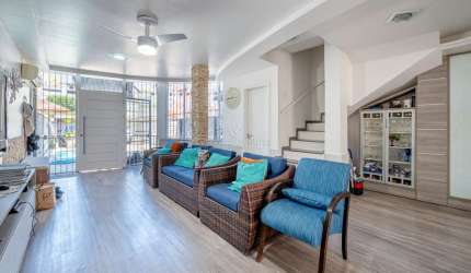 Casa com 3 quartos à venda na Rua Folha da Tarde, 56, Cristal, Porto Alegre por R$ 1.300.000