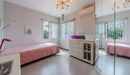 Casa com 3 quartos à venda na Rua Márcio Dias, 480, Nonoai, Porto Alegre por R$ 1.350.000