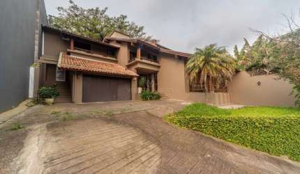 Casa com 3 quartos à venda na Rua Edgar Luiz Schneider, 510, Jardim Isabel, Porto Alegre por R$ 1.450.000