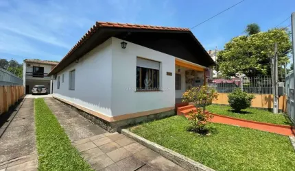 Casa com 4 quartos à venda na Rua Doutor Mário Totta, 1325, Tristeza, Porto Alegre por R$ 850.000