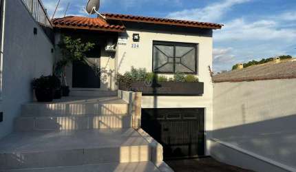 Casa com 3 quartos à venda na Rua Victor Silva, 224, Camaquã, Porto Alegre por R$ 890.000
