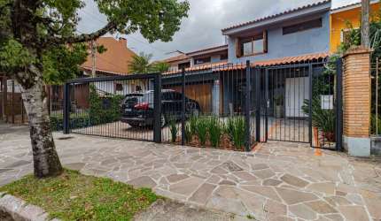 Casa com 3 quartos à venda na Rua Doutor João Palombini, 204, Ipanema, Porto Alegre por R$ 1.895.000