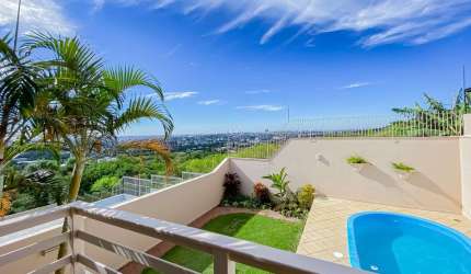 Casa com 4 quartos à venda na Rua Pedro Carneiro Pereira, 90, Teresópolis, Porto Alegre por R$ 1.750.000